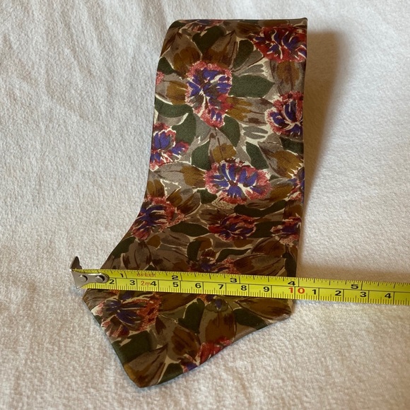 Viaggio Neck Tie Floral Spring Style 100% Silk One Size EUC - Picture 2 of 5